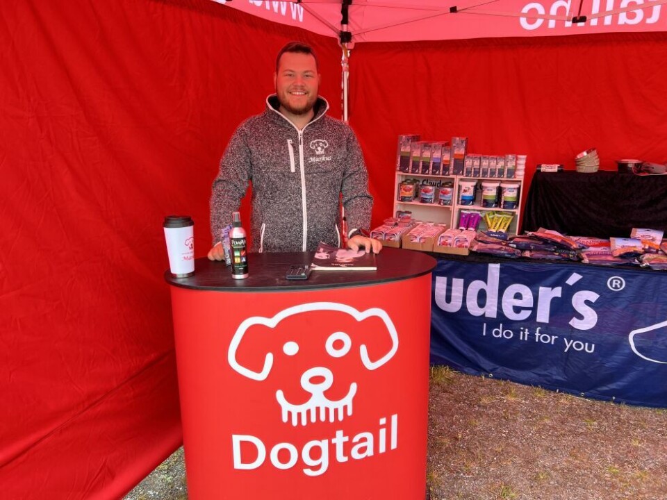 HundeutstillingMarcus fra dogtail.no var på plass på Fauske.