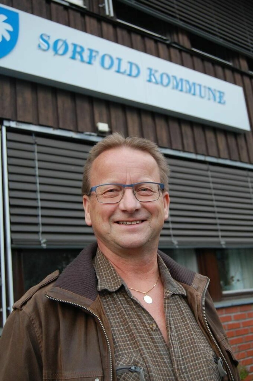 UENIG. Sørfold-ordfører Gisle Hansen er ikke på linje med kollega Rune Berg i Saltdal. UENIG. Sørfold-ordfører Gisle Hansen er ikke på linje med kollega Rune Berg i Saltdal. Foto: Stig Bjørnar Karlsen