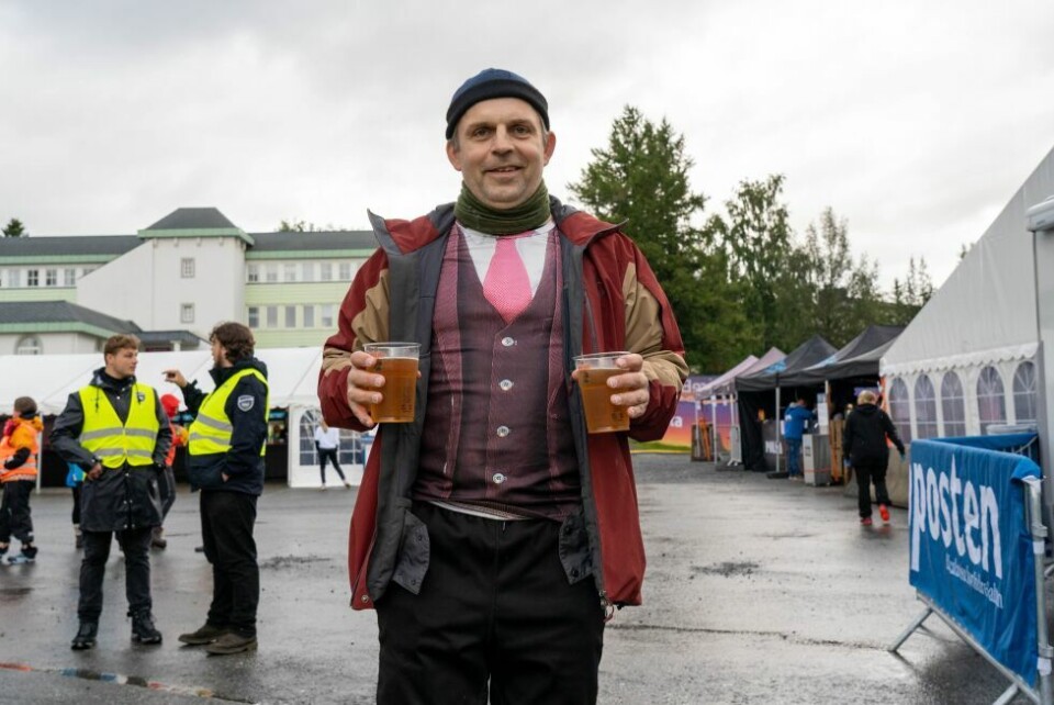 Gata-fredagenGOD STEMNING. Det er flere som har kommet for å se de første bandene.