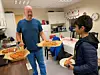 TREKKPLASTER. Pizza er et populært innslag de gangene de har det på klubbkveldene.