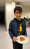 TRIVES. Abbas Jemmo (12) synes det er artig å være på klubben sammen med vennene sine.