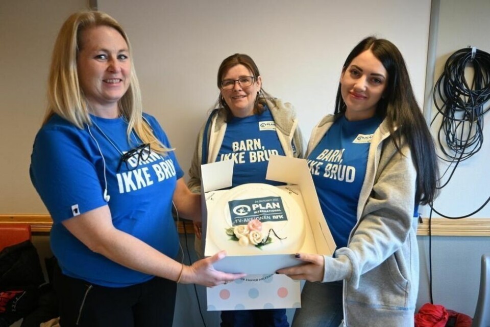 FULL FART I HALLEN: I Fauske ser TV-aksjonen ut til å ende på 31. plass i fylkesoversikten. Her ser du Gro-Anita Olsen, Gunn Lisbeth Pedersen og Kassandra Petsa under lørdagens godt besøkte familiedag i Fauske idrettshall. FULL FART I HALLEN: I Fauske ser TV-aksjonen ut til å ende på 31. plass i fylkesoversikten. Her ser du Gro-Anita Olsen, Gunn Lisbeth Pedersen og Kassandra Petsa under lørdagens godt besøkte familiedag i Fauske idrettshall. Foto: Lise Ailin Rosvoll Berntzen