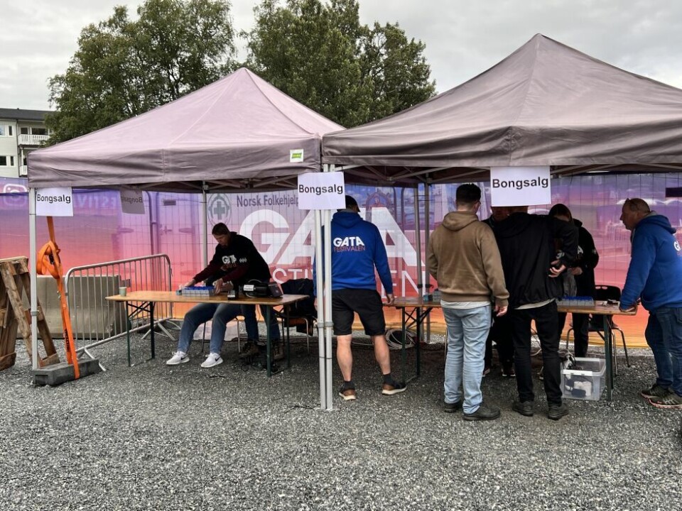 Gata-fredagenTidlig på fredagen var det rolig i teltet med bongsalg, men her skal de nok få jobbe litt utover kvelden.