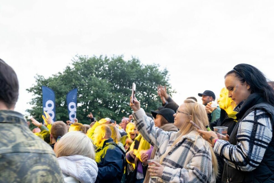 Gata-fredagenLIV I PARKEN. Det er flere som har funnet veien til Melenciparken på fredagen.
