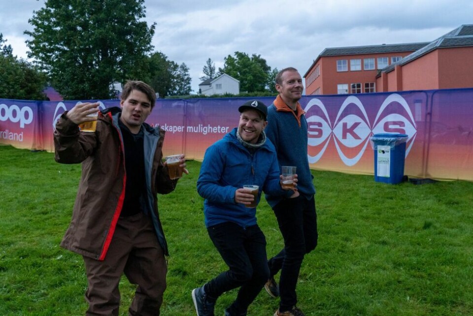 Gata-fredagenLIV I PARKEN. Det er flere som har funnet veien til Melenciparken på fredagen.