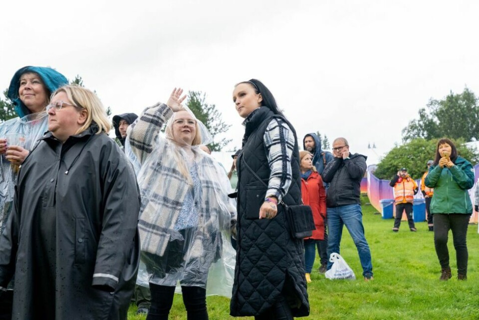 Gata-fredagenLIV I PARKEN. Det er flere som har funnet veien til Melenciparken på fredagen.