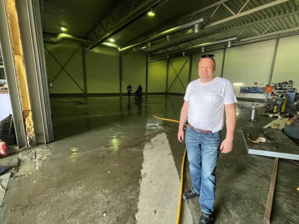 SNART KLARE. Det er mye jobb som må gjøres inne i lokalet til det nye verkstedet, men Johan Eriksen er klar på at det kommer til å bli meget bra når det hele skal åpne i september om alt går etter planen. SNART KLARE. Det er mye jobb som må gjøres inne i lokalet til det nye verkstedet, men Johan Eriksen er klar på at det kommer til å bli meget bra når det hele skal åpne i september om alt går etter planen. Foto: Helge Simonsen