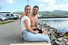 PÅ FERIE. Lisabeth Oseland (24) og kjæresten Raymond Halvorsen (30) stoppet på Fauske for en is-pause før ferden gikk videre. Foto: Alle Lise Berntzen