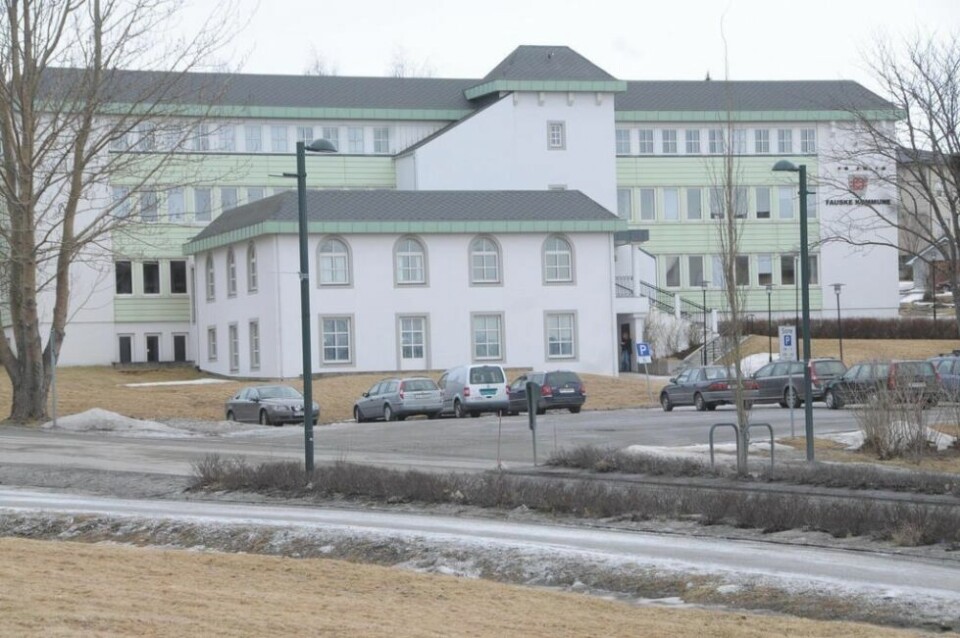 FÆRRE. Redusert bemanning i Fauske kommune er årsak til at det tar lengre tid å behandle byggesaker. FÆRRE. Redusert bemanning i Fauske kommune er årsak til at det tar lengre tid å behandle byggesaker. Foto: Arild Bjørnbakk (Arkiv)