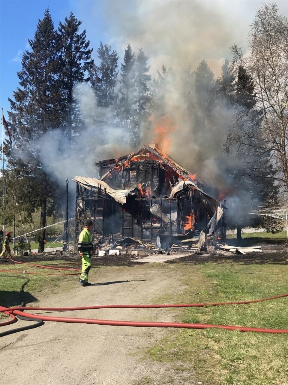 Brann på Osbakk. Brann på Osbakk. Foto: Roger Kaushagen
