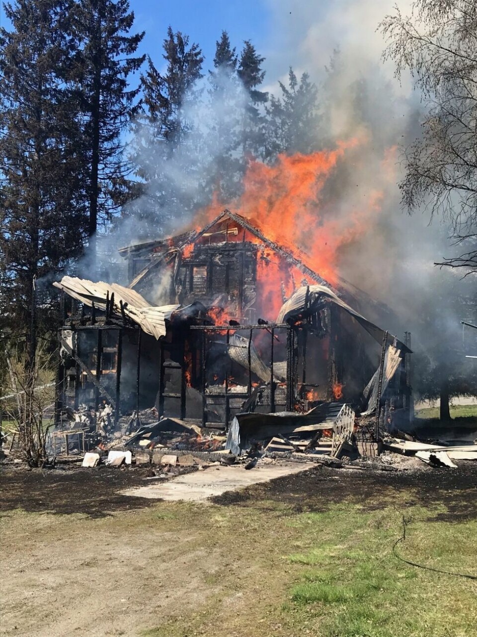 Brann på Osbakk. Brann på Osbakk. Foto: Roger Kaushagen