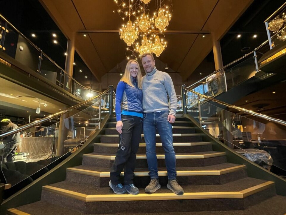 KLARE FOR ÅPNING. Torsdag kveld åpner et nyoppusset Rognan hotell for sine besøkende, og driverne Christine Løksti og Henry Hansen gleder seg voldsomt til å endelig vise fram resultatet av flere måneders jobb. KLARE FOR ÅPNING. Torsdag kveld åpner et nyoppusset Rognan hotell for sine besøkende, og driverne Christine Løksti og Henry Hansen gleder seg voldsomt til å endelig vise fram resultatet av flere måneders jobb. Foto: Helge Simonsen