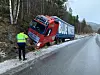 HINDRING. Sjåføren på denne traileren har opplevd hvilken hindring E6 mellom Borkamo og Sørelva kan være for varetransport. Foto: Maria Trondsen