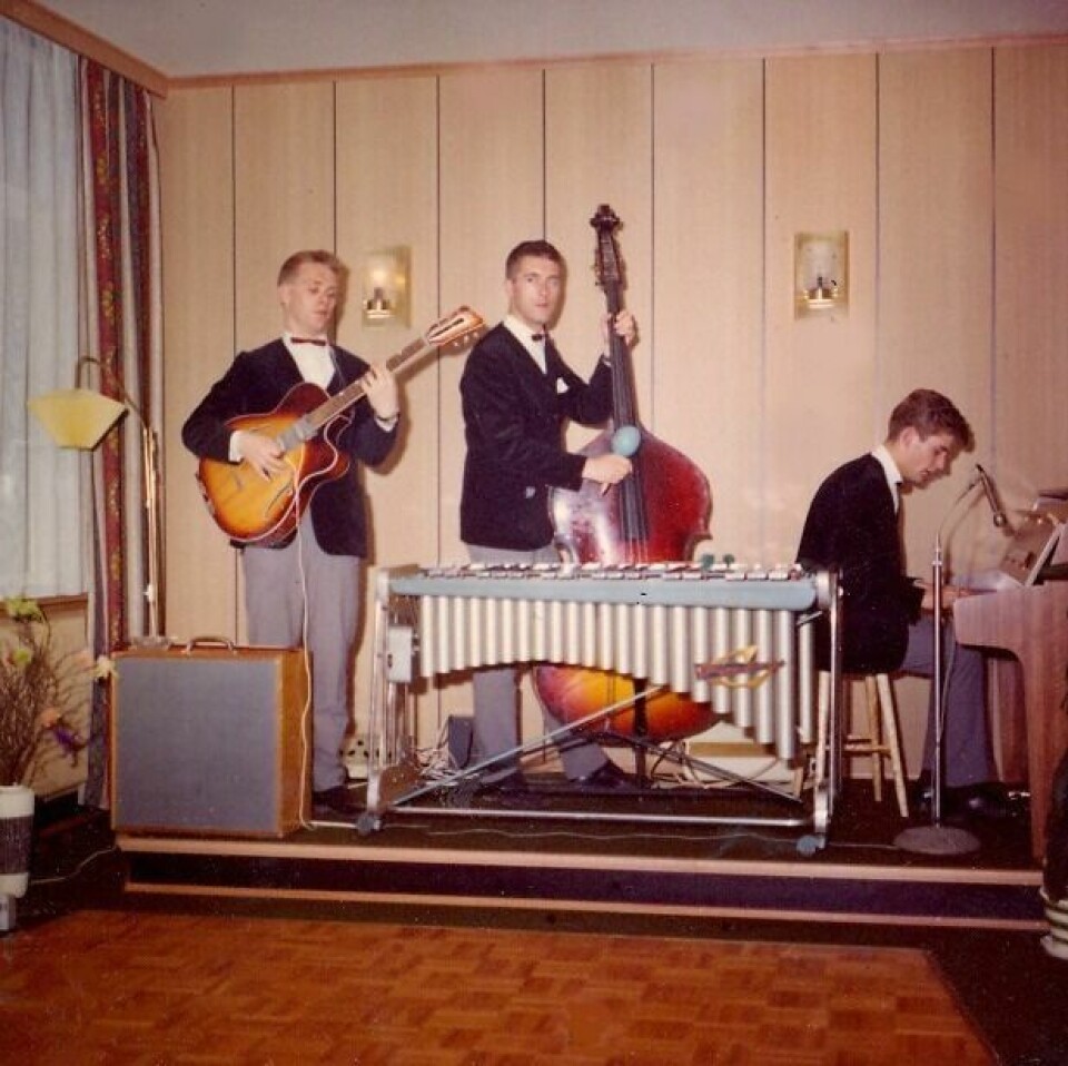 PÅ HOTELLET. Asbjørn Mikalsen, Jan Hagenes og Ivar Antonsen spiller på Fauske Hotell PÅ HOTELLET. Asbjørn Mikalsen, Jan Hagenes og Ivar Antonsen spiller på Fauske Hotell