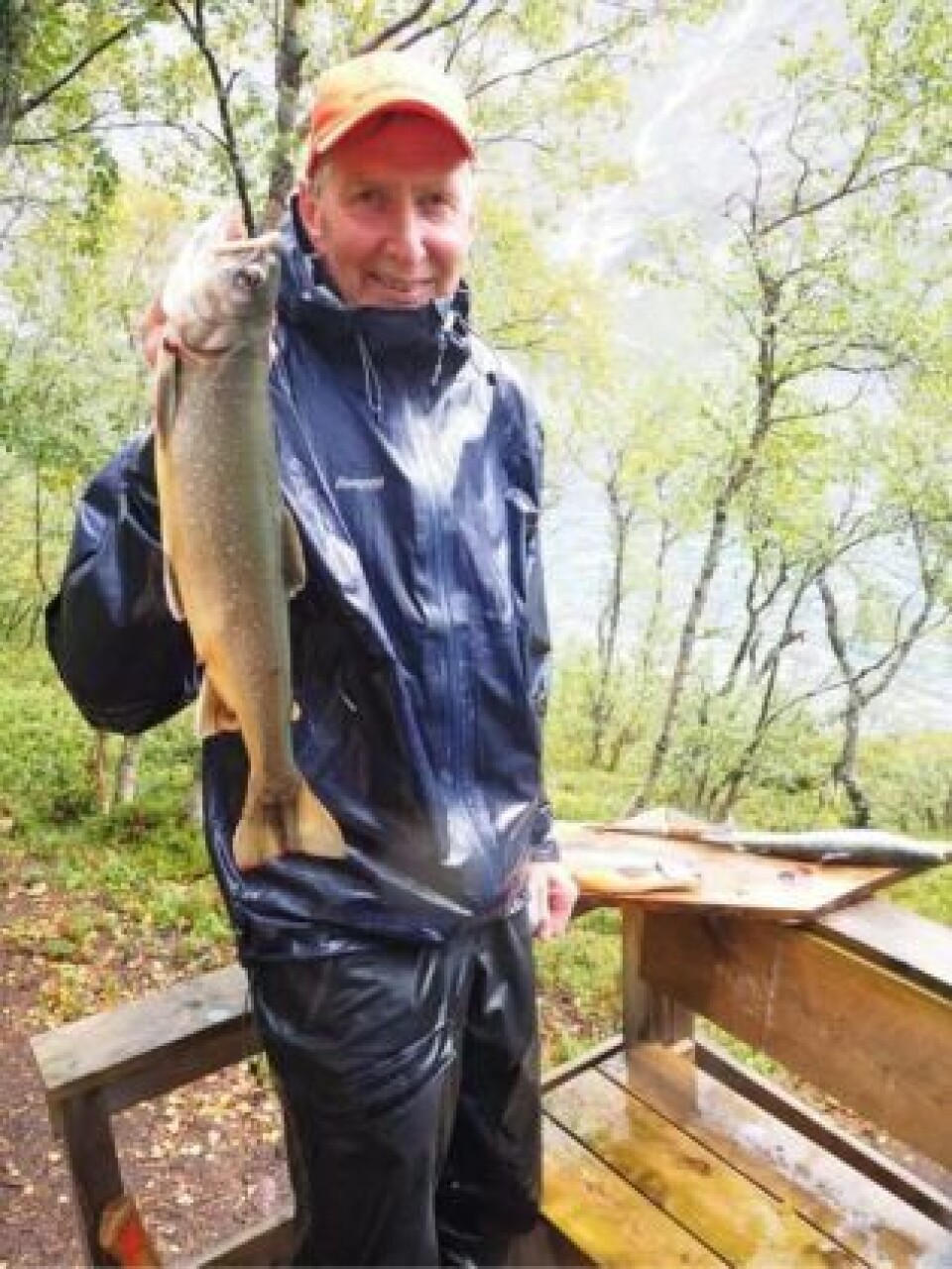 Steinar Strand har vært på tur i Rago mange ganger i løpet av disse 50 årene, og er glad i å fiske. Steinar Strand har vært på tur i Rago mange ganger i løpet av disse 50 årene, og er glad i å fiske. Foto: Finn Rønnebu