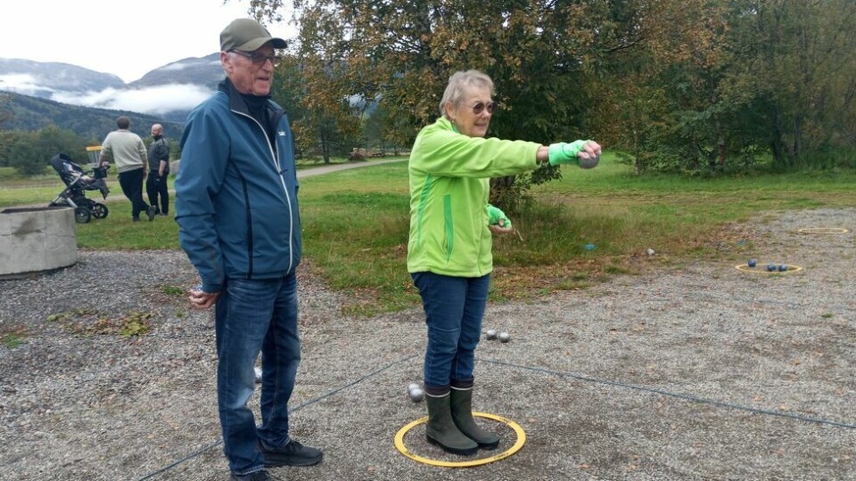 Aktivitetsdagen i SaltdalGunnar Nordås og Sylvia Nygren er venner som liker å spille Petanque.