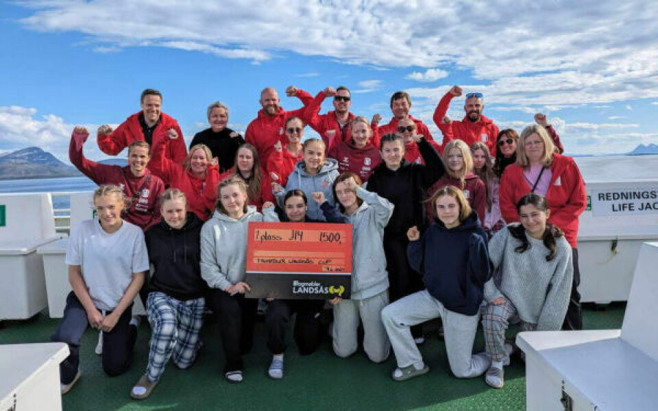 JUBEL. Spillere og foreldre fikk maks utbytte av turen til Landsås cup i håndball. JUBEL. Spillere og foreldre fikk maks utbytte av turen til Landsås cup i håndball. Foto: Anders Leier