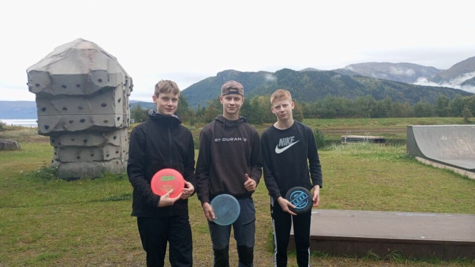 Aktivitetsdagen i SaltdalIvar-Johannes Nordal Mellingen, Mikael Haugan, Mathias Нaugan er atletisk ungdom, de hadde med seg frisbees og ble en del av aktivitetsdagen.