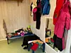 BÆREKRAFT. Barnehagen har bærekraftig miljø som tema. Derfor ble det også arrangert loppemarked til inntekt for den gode saken. Her ser du noe av de som var til salgs. Foto: Valnesfjord bhg/Anniken Storli