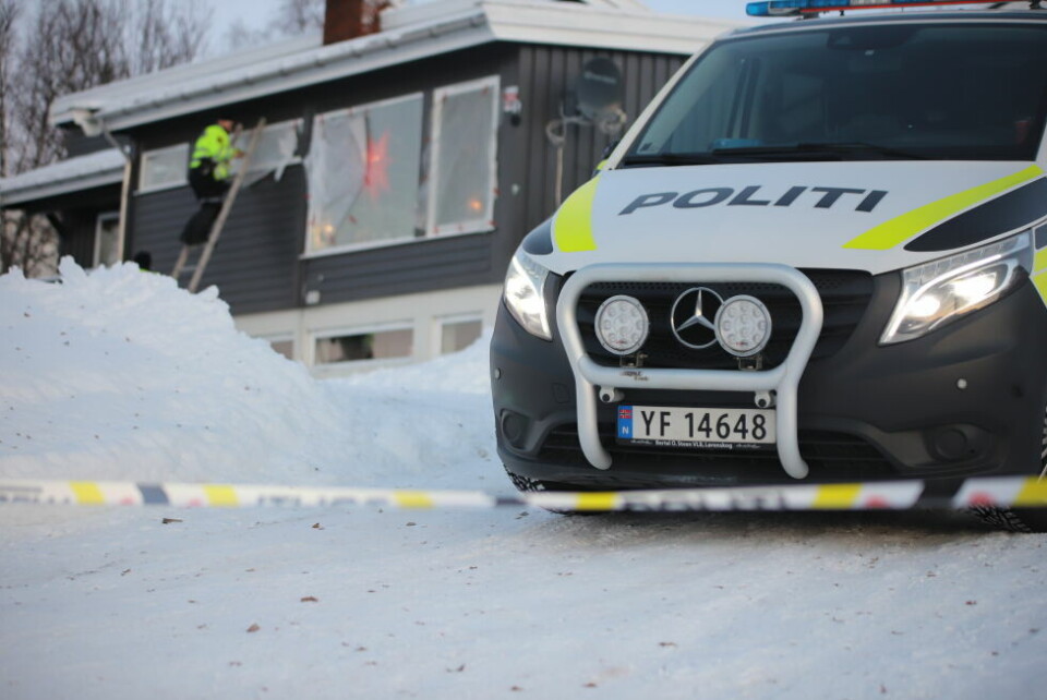 SØRFOLD: Det var klokka 04.52 natt til første nyttårsdag politiet fikk melding om knivstikking i et bolighus på Straumen. SØRFOLD: Det var klokka 04.52 natt til første nyttårsdag politiet fikk melding om knivstikking i et bolighus på Straumen. Foto: Lise Berntzen