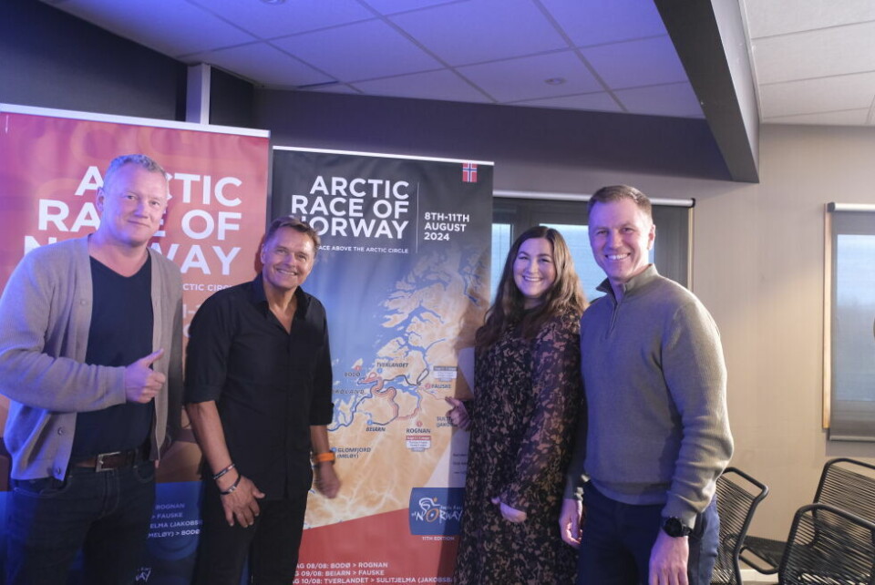 GLEDER SEG. - Vi er rørt og ydmyke over den tilliten Arctic Race viser Fauske, og skal jobbe knallhardt for å nok en gang vise oss som en god arrangørkommune, sier daglig leder i Fauna, Kristian Amundsen. Her er deler av Fauske sin delegasjon på presentasjonen av neste års løype i Arctic Race of Norway. Fra venstre Tom Vidar Karlsen (Fauna), Dag Otto Lauritzen (TV2), ordfører Marlen Rendall Berg og Kristian Amundsen. GLEDER SEG. - Vi er rørt og ydmyke over den tilliten Arctic Race viser Fauske, og skal jobbe knallhardt for å nok en gang vise oss som en god arrangørkommune, sier daglig leder i Fauna, Kristian Amundsen. Her er deler av Fauske sin delegasjon på presentasjonen av neste års løype i Arctic Race of Norway. Fra venstre Tom Vidar Karlsen (Fauna), Dag Otto Lauritzen (TV2), ordfører Marlen Rendall Berg og Kristian Amundsen.
