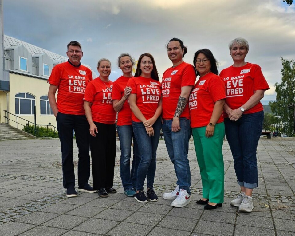 Komiteen for tv-aksjonen i Fauske, her representert ved Truls Aanstad, Gro-Anita Olsen, Vendela Fremstad, Kassandra Petsa, Ken Martin Poots, Aina Mikalsen Paulsen og Karianne Laksosnes. Komiteen for tv-aksjonen i Fauske, her representert ved Truls Aanstad, Gro-Anita Olsen, Vendela Fremstad, Kassandra Petsa, Ken Martin Poots, Aina Mikalsen Paulsen og Karianne Laksosnes.
