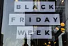 FREDAG HELE UKA. Det tok ikke lang tid før markedsføringskonseptet «Black friday» ble til både uka «Black Week» og deretter måneden «Black Month». Illustrasjonsfoto. Foto: Mariam Butt / NTB