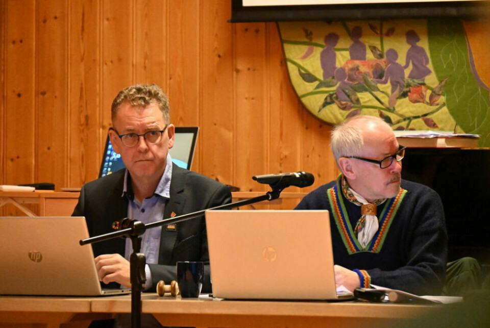 BLIR SITTENDE. Varaordfører Sverre Breivik (Saltdalslista) og ordfører Rune Berg (SP) blir i hvert fall i sine posisjoner til 26. oktober. BLIR SITTENDE. Varaordfører Sverre Breivik (Saltdalslista) og ordfører Rune Berg (SP) blir i hvert fall i sine posisjoner til 26. oktober.