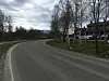 MYE. Det er mye trafikk gjennom Fuglveien, og svært mye barn og unge beveger seg til aktiviteter og skole i området. Foto: Tarjei Abelsen