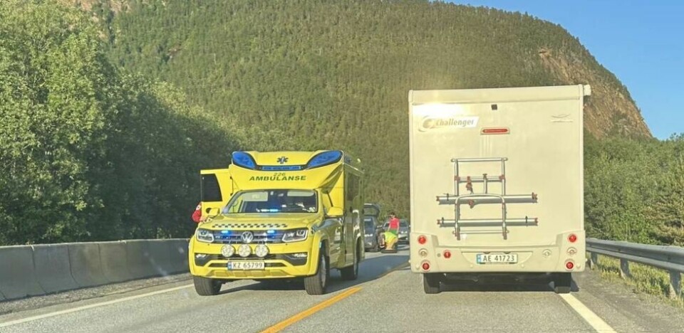 ULYKKE. Én person er fraktet til legevakt etter trafikkulykke i Saksenvik. ULYKKE. Én person er fraktet til legevakt etter trafikkulykke i Saksenvik. Foto: Privat