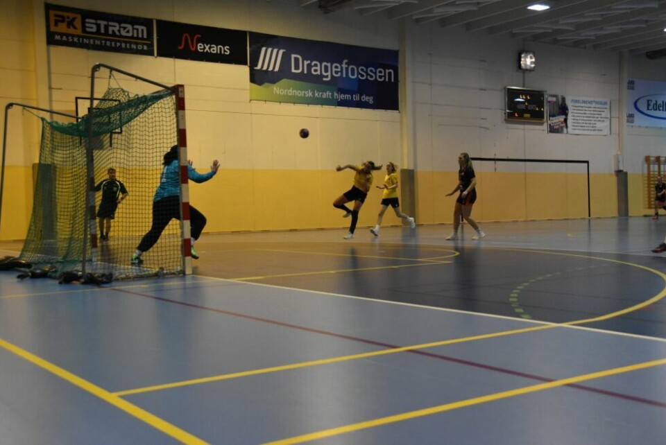 Bildeserie fra kamp 8. februar mellom Rognan/ VIL og NOR HK