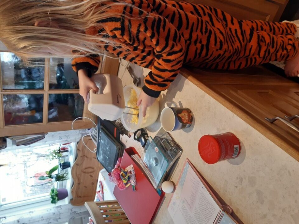 Bilder fra årets påske!KAKE. Her lags påskekake.
