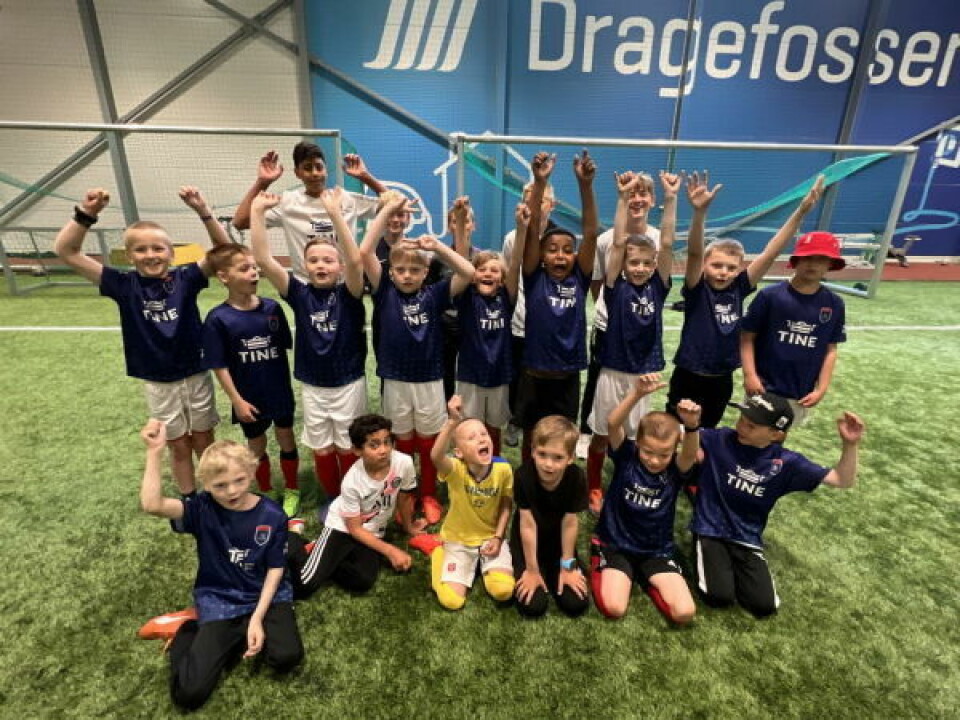 GLADE. Så gøy er det å være på fotballskole hos Saltdalkameratene på sommeren. GLADE. Så gøy er det å være på fotballskole hos Saltdalkameratene på sommeren. Foto: Espen Johansen
