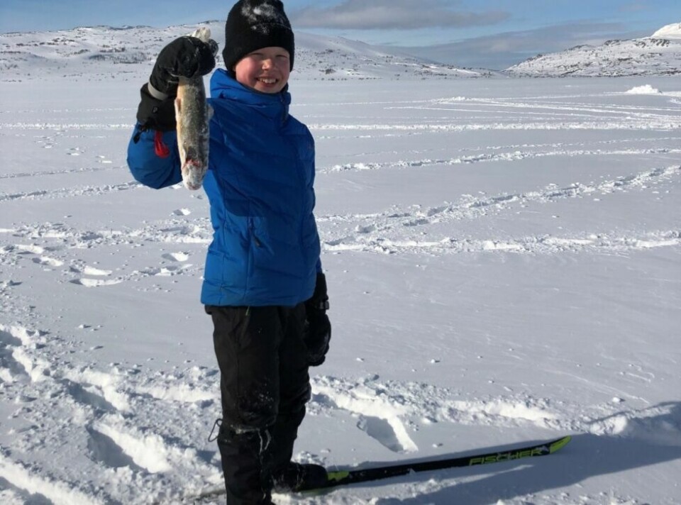 Bilder fra årets påske!FANFST. Isfiske på Kjemåvatnet.