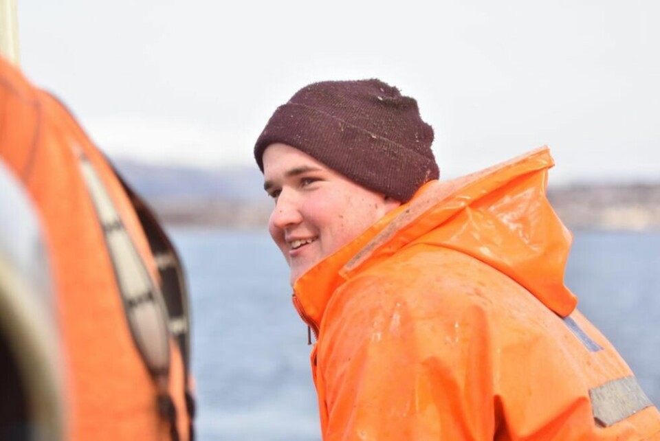 FINT Å JOBBE PÅ BÅT. Jonathan Prescher synes livet som fisker er fint. FINT Å JOBBE PÅ BÅT. Jonathan Prescher synes livet som fisker er fint. Foto: Linn Braseth-Gulliksen