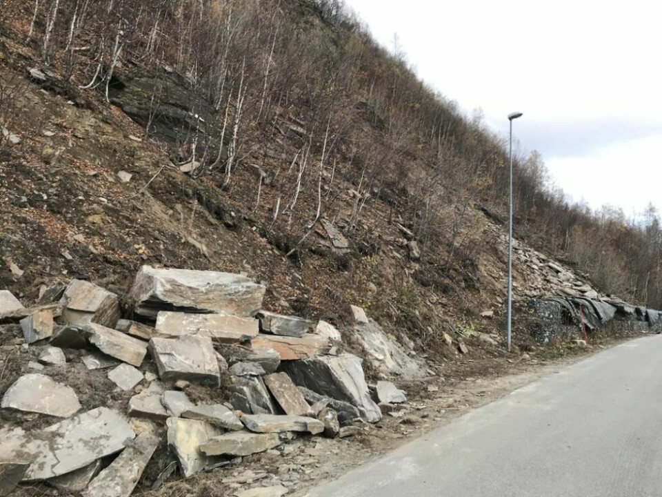 STORE STEINER. Det er ikke tvil om at dersom disse steinene hadde kommet ned ukontrollert kunne de sørget for stor skade. STORE STEINER. Det er ikke tvil om at dersom disse steinene hadde kommet ned ukontrollert kunne de sørget for stor skade. Foto: Linn Synnøve Normann Godtfredsen