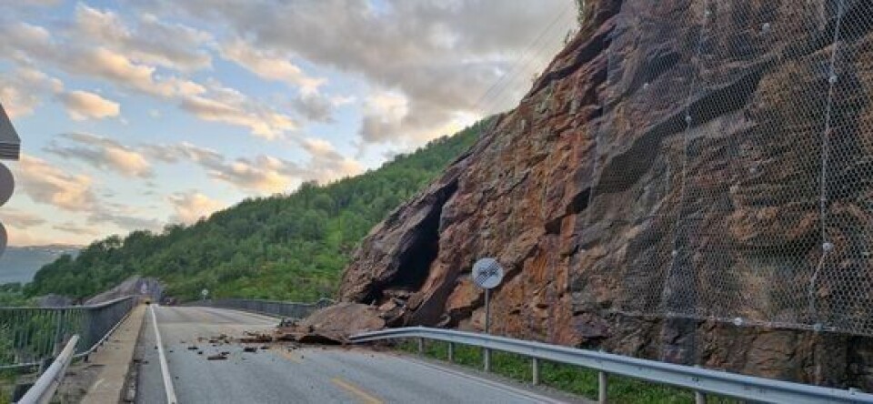 Lørdag ble E6 i Sørfold i Nordland stengt på grunn av ras. Lørdag ble E6 i Sørfold i Nordland stengt på grunn av ras. Foto: Statens vegvesen