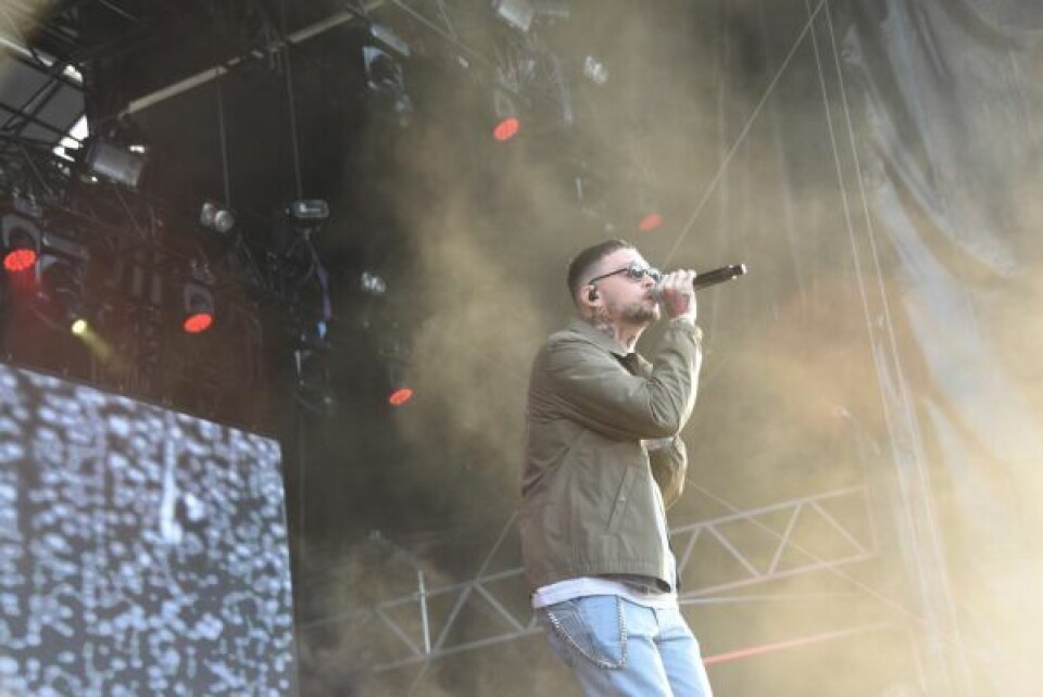 Headliner. Unge Ferrari var headliner og hadde egen fanskare foran scenen. Headliner. Unge Ferrari var headliner og hadde egen fanskare foran scenen. Foto: Adelina Grønnslett