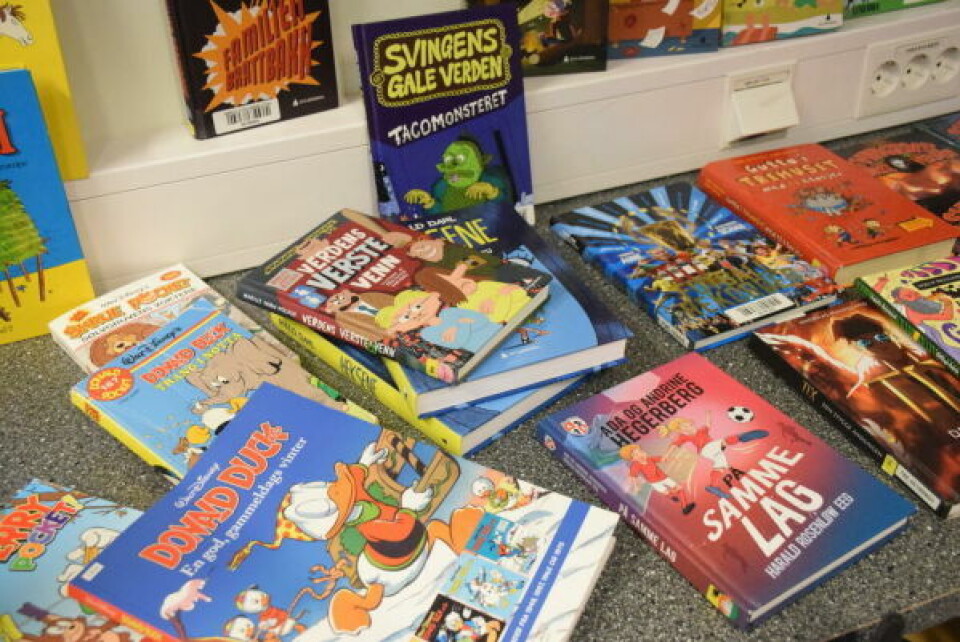 GODT UTVALG. På skolen laget de et eget lite bibliotek med bøker fra folkebiblioteket. GODT UTVALG. På skolen laget de et eget lite bibliotek med bøker fra folkebiblioteket.