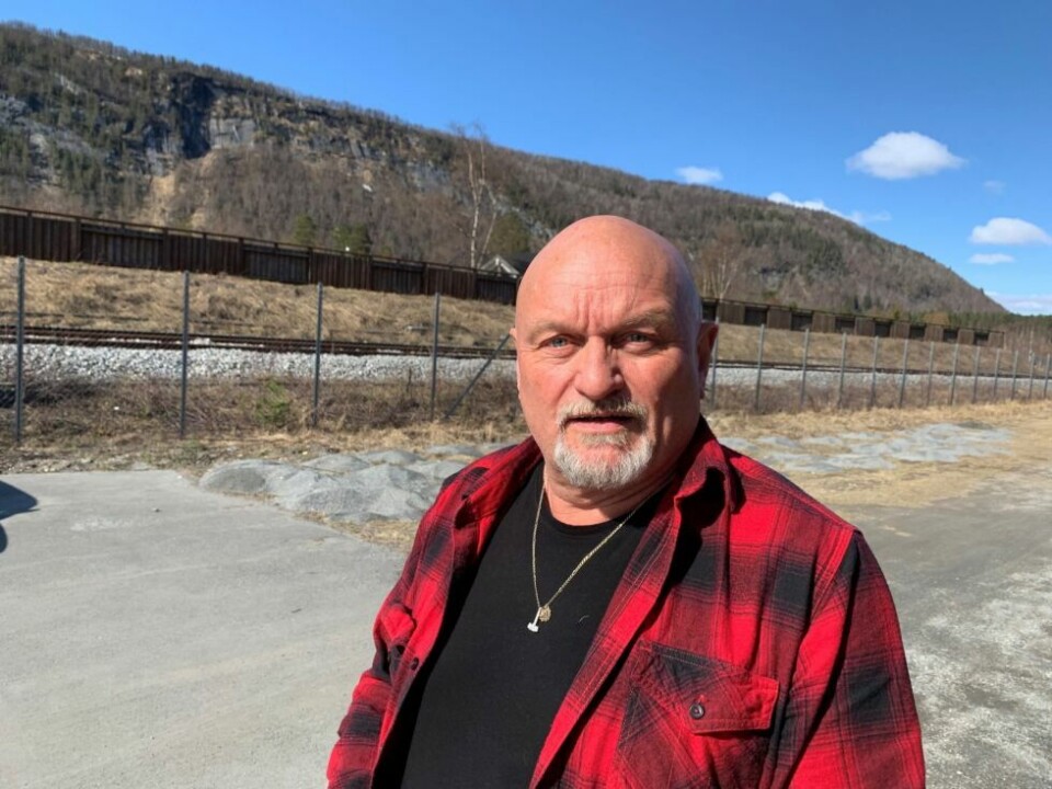 PROTESTERER. Leder i Saltdal historielag, Ulf Bakke protesterer på at det lokale navnet Tjernfjellet som er brukt i flere generasjoner, ikke skal brukes på tunnelen som nå er under bygging. PROTESTERER. Leder i Saltdal historielag, Ulf Bakke protesterer på at det lokale navnet Tjernfjellet som er brukt i flere generasjoner, ikke skal brukes på tunnelen som nå er under bygging. Foto: Sverre Breivik