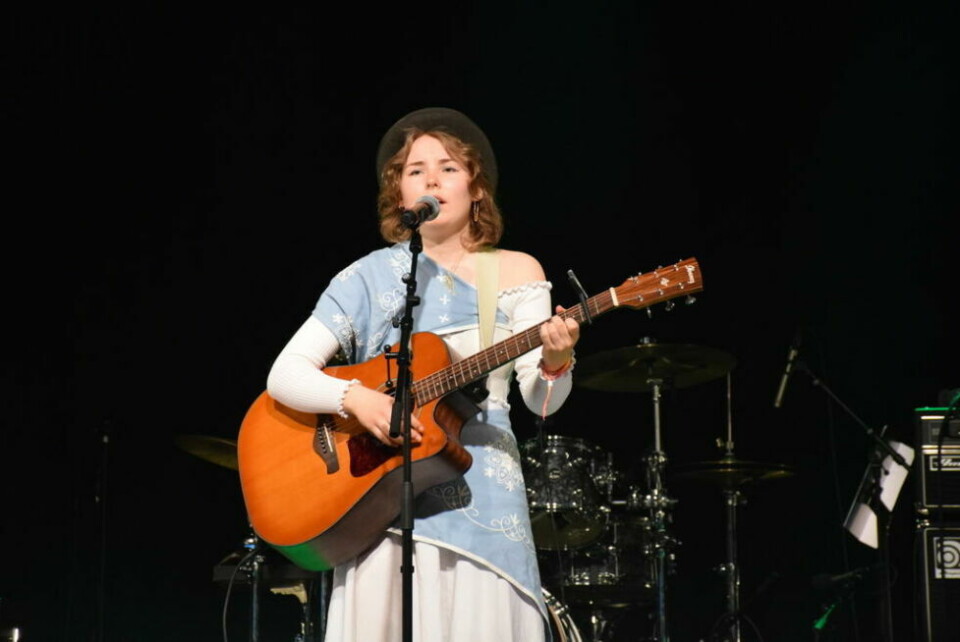 SANG SEG VIDERE. Hannelise Dahl fra Fauske framførte den egenkomponerte sangen 'Nothing and Everything at the same time' på UKM Nordland, og gikk videre til landsfestivalen i Trondheim. SANG SEG VIDERE. Hannelise Dahl fra Fauske framførte den egenkomponerte sangen 'Nothing and Everything at the same time' på UKM Nordland, og gikk videre til landsfestivalen i Trondheim. Foto: Eva S. Winther