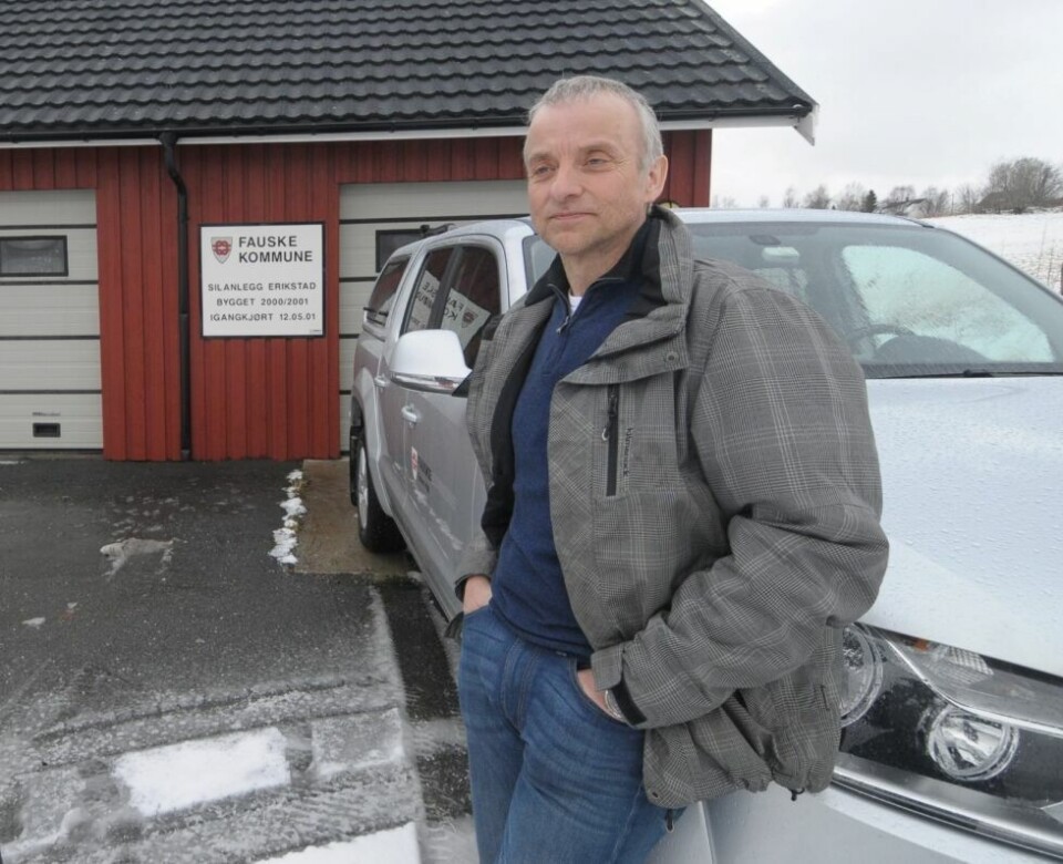 ER BEREDT. Enhetsleder Frank Zahl er forberedt på en travel morgendag med den varslede værmeldingen med mye nedbør og væromskifte. Liten kuling blir det også utpå dagen. ER BEREDT. Enhetsleder Frank Zahl er forberedt på en travel morgendag med den varslede værmeldingen med mye nedbør og væromskifte. Liten kuling blir det også utpå dagen. Foto: Arild Bjørnbakk
