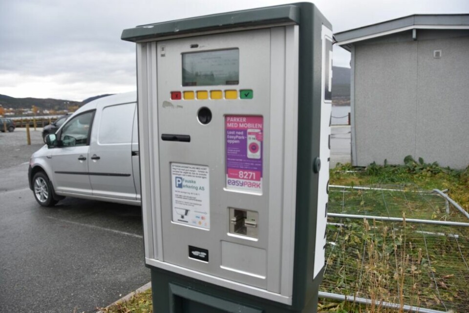 FAUSKE SENTRUM. Parkeringsautomat i Fauske sentrum. FAUSKE SENTRUM. Parkeringsautomat i Fauske sentrum.