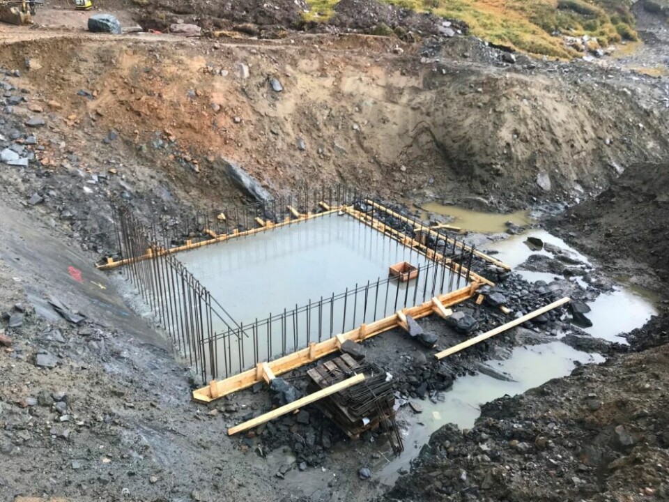 I GANG. Bildet er fra første støypearbeid i utløpskanalen på kraftstasjonen. I GANG. Bildet er fra første støypearbeid i utløpskanalen på kraftstasjonen.