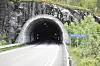 BAERE SMÅPENGER. Ennå må Sørfold smi seg med tålmodighet. Kun penger til sikring av de gamle tunnelene kommer over statsbudsjettet neste år. Detter er fra Kobbskaret tunnel i Sørfold, på nordsiden. Foto: Eva S. Winther