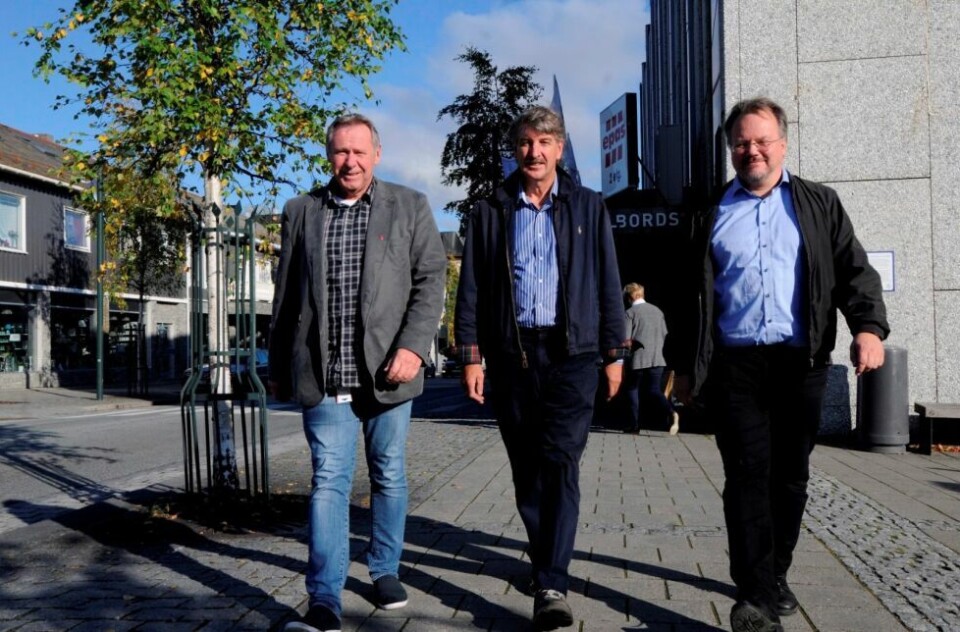 PROSJEKTLEDEREN. Ordfører Jørn Stene (t.v.) og rådmann Geir Mikkelsen (t.h.) var glad da de fikk Kenneth Svendsen som prosjektleder. Nå skal Svendsen fortelle hva han tenker om framtidige Fauske. PROSJEKTLEDEREN. Ordfører Jørn Stene (t.v.) og rådmann Geir Mikkelsen (t.h.) var glad da de fikk Kenneth Svendsen som prosjektleder. Nå skal Svendsen fortelle hva han tenker om framtidige Fauske. Foto: Arild Bjørnbakk