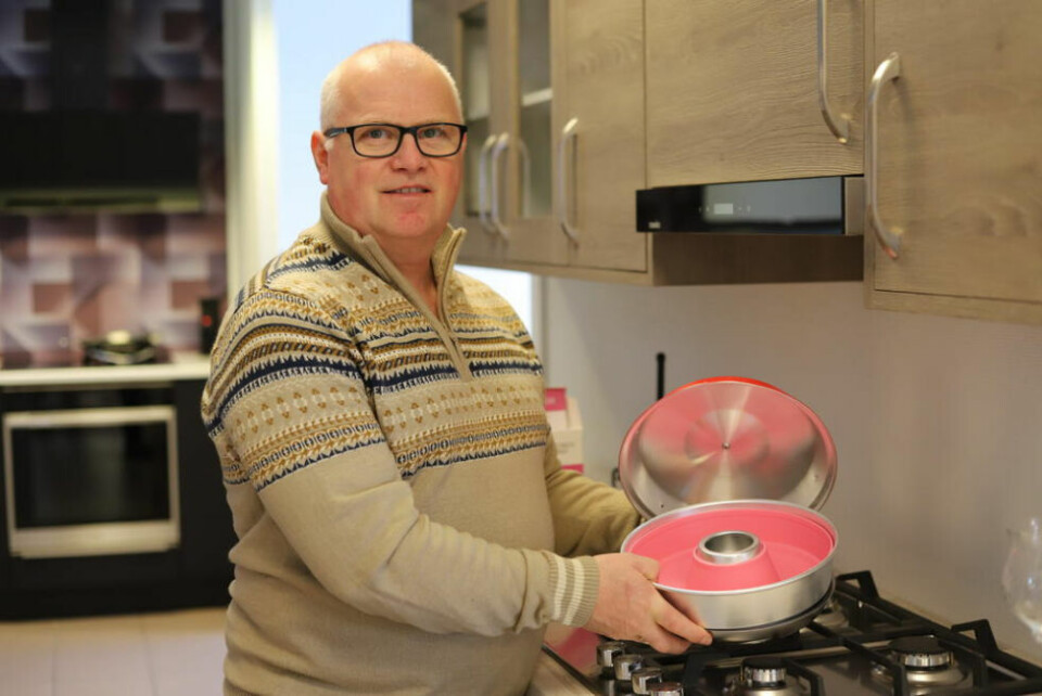 BUTIKKEN MED ALT MULIG. Børre Fridtjofsen er daglig leder på Ivars Interiør. Butikken er lokalisert midt i Rognan sentrum og her finner du det meste. Alt fra kjøkken, hytteutstyr, elektrisk utstyr, vedovner, solcellepanel og verktøy. BUTIKKEN MED ALT MULIG. Børre Fridtjofsen er daglig leder på Ivars Interiør. Butikken er lokalisert midt i Rognan sentrum og her finner du det meste. Alt fra kjøkken, hytteutstyr, elektrisk utstyr, vedovner, solcellepanel og verktøy. Foto: Lise Ailin Rosvoll Berntzen