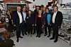 Fra venstre står Kai Henriksen, ordfører i Saltdal kommune, Rune Berg, Bent Bakkan, fylkesordfører Sonja Steen, Per-Gunnar Skotåm, Wenche Skarheim, Bjørnar Skjæran, Svein Nilsen, May Valle og Arve Knutsen. Foto: Victoria Finstad