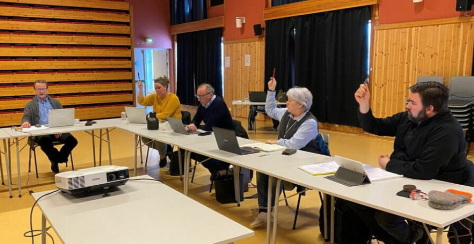 STEMTE. Her stemmer de om private får sette i gang planarbeid om Gjerelvmoen eller ikke. Fra venstre ordfører Gisle Hansen og Silje Sørfjordmo Paulsen fra Sp, Sten-Robert Hansen (H), og Unn-Karin Pedersen og Kolbjørn Mathisen fra Ap. STEMTE. Her stemmer de om private får sette i gang planarbeid om Gjerelvmoen eller ikke. Fra venstre ordfører Gisle Hansen og Silje Sørfjordmo Paulsen fra Sp, Sten-Robert Hansen (H), og Unn-Karin Pedersen og Kolbjørn Mathisen fra Ap. Foto: Eva S. Winther