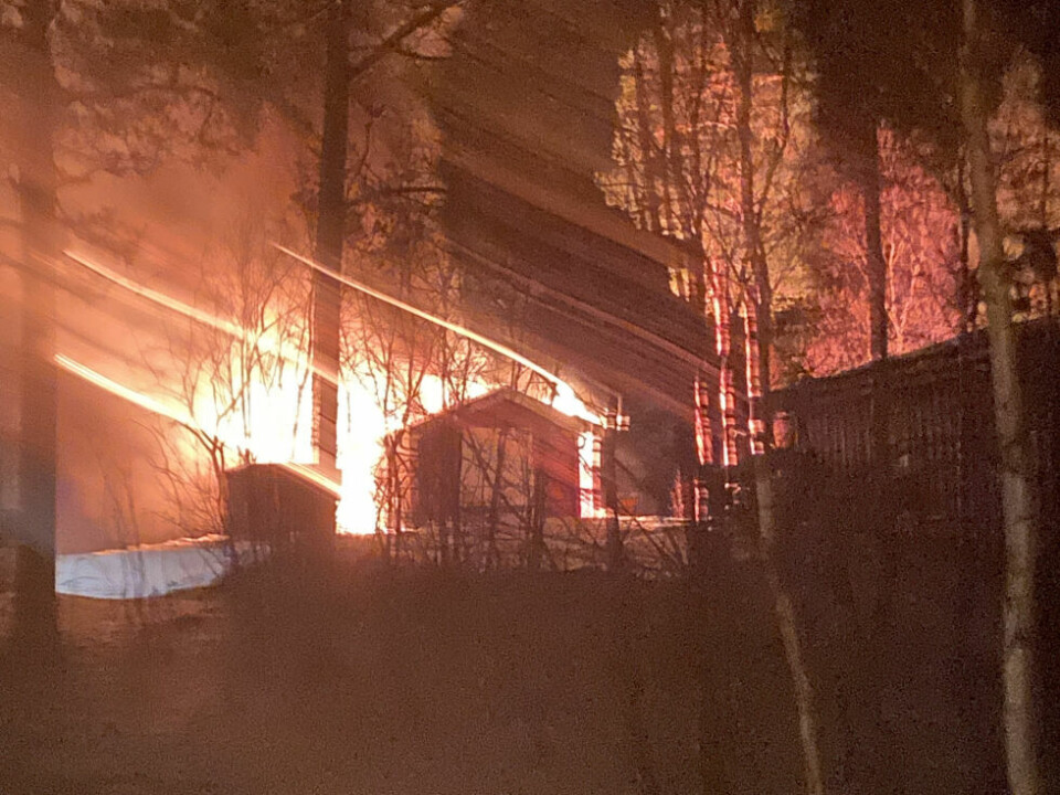 Alle nødetater rykket ut til Junkerdal etter melding om brann i en fritidsbolig. Alle nødetater rykket ut til Junkerdal etter melding om brann i en fritidsbolig. Foto: Tipser